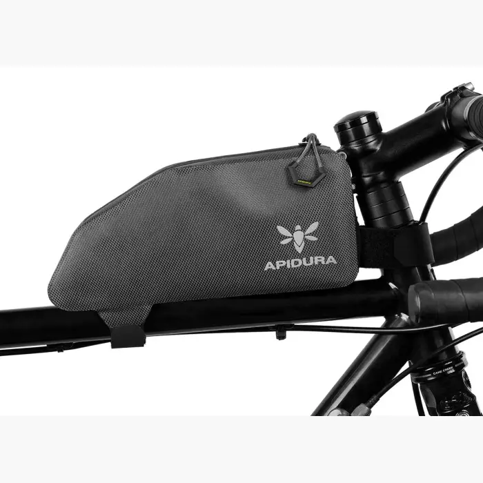 apidura-expedition-top-tube-pack-1l-on-bike-1