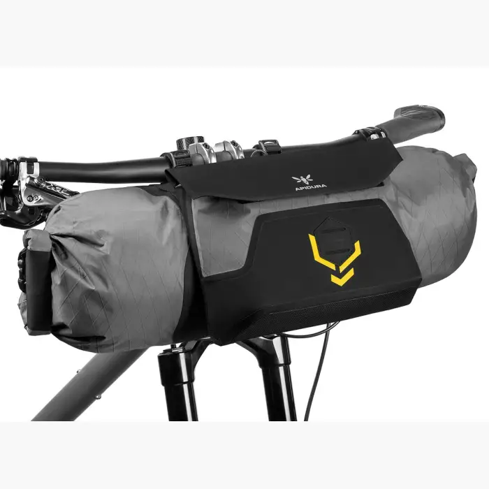 apidura-backcountry-accessory-pocket-4l-on-bi