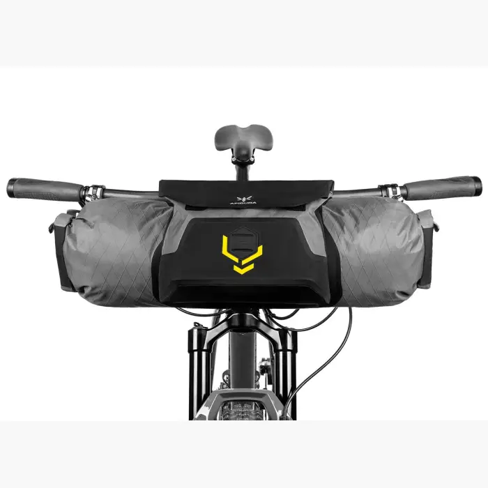 apidura-backcountry-accessory-pocket-4l-on-bi